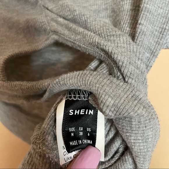 Gray Crop Top With Cut-out - Picture 3 of 3